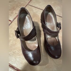 Mootsies Tootsies “Moot 100Z” Brown Leather Mary Jane Heels – Size 7